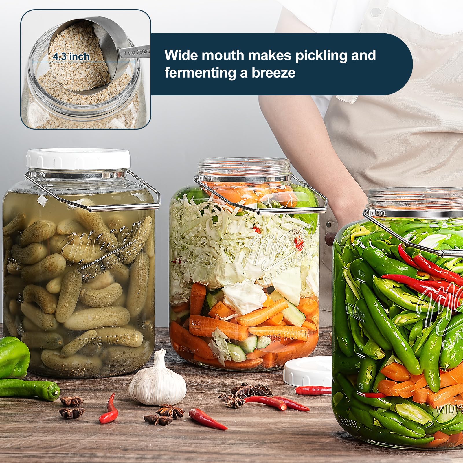 Dwbligt BPA-free glass jar suitable for pantry storage.