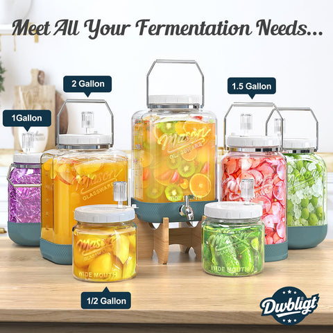 Dwbligt wide-mouth jar simplifies filling and pouring.