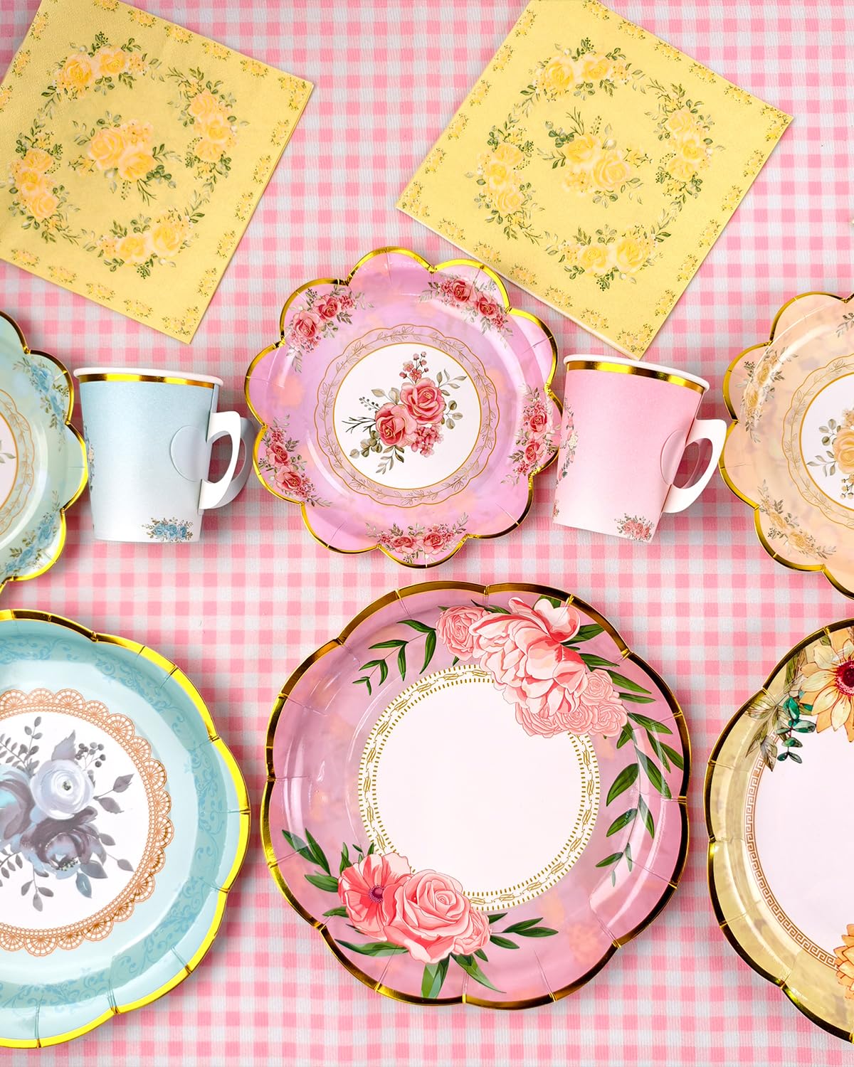 Dwsiplytg floral tableware set creates a coordinated party display.