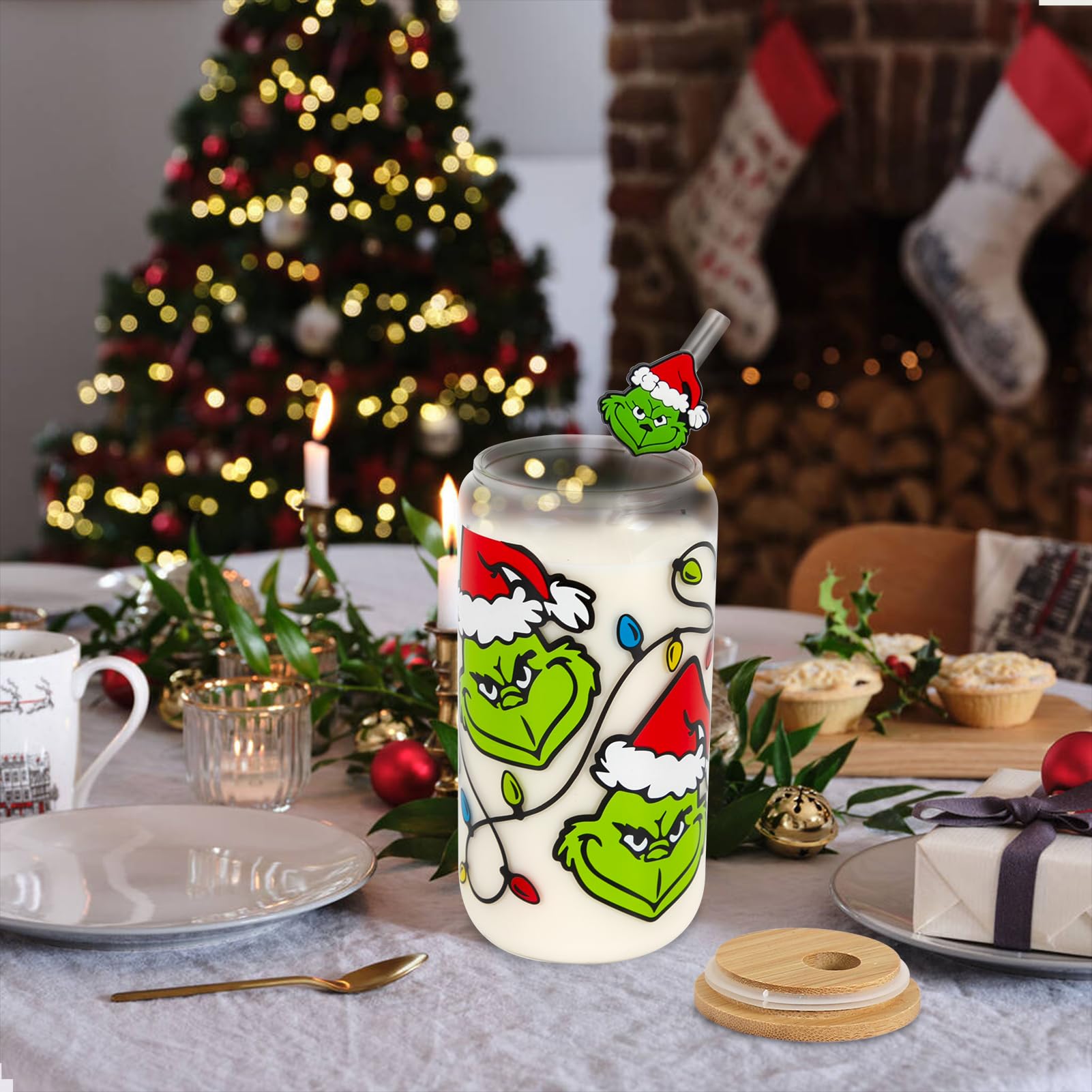 Dyatgerttide festive cup decor doubles as a cute display piece.