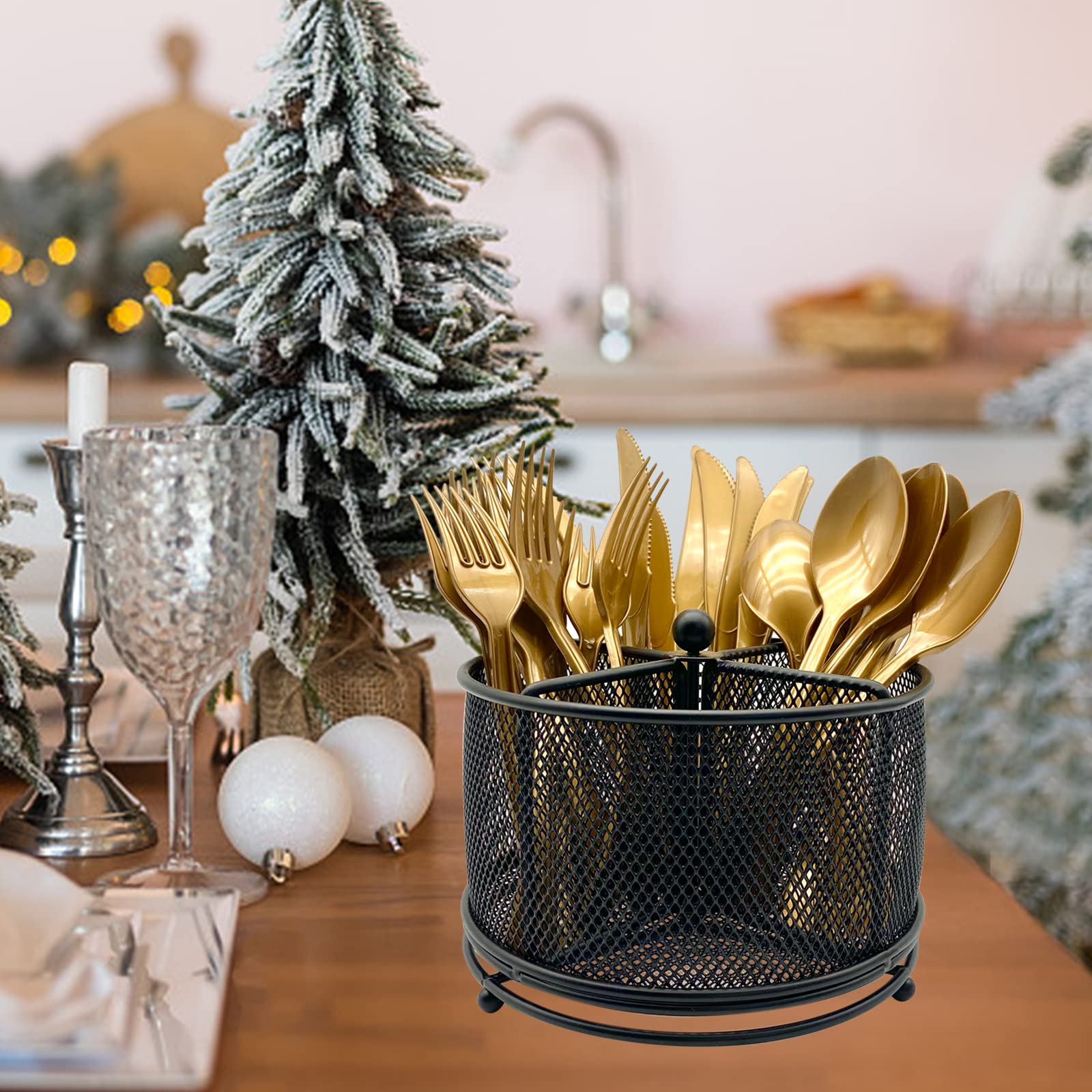 DysanVica flatware caddy is easy to wipe clean after use.