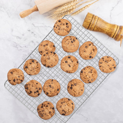 Mirror-polished E-far surface is easy to clean and dishwasher safe