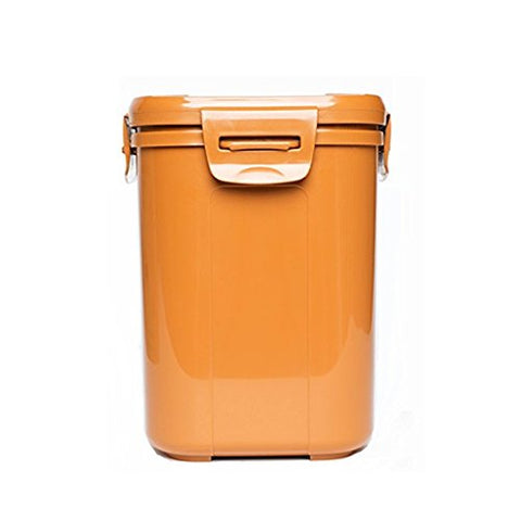 e-jen Premium Kimchi Container press plate close-up promotes probiotic-friendly environment.