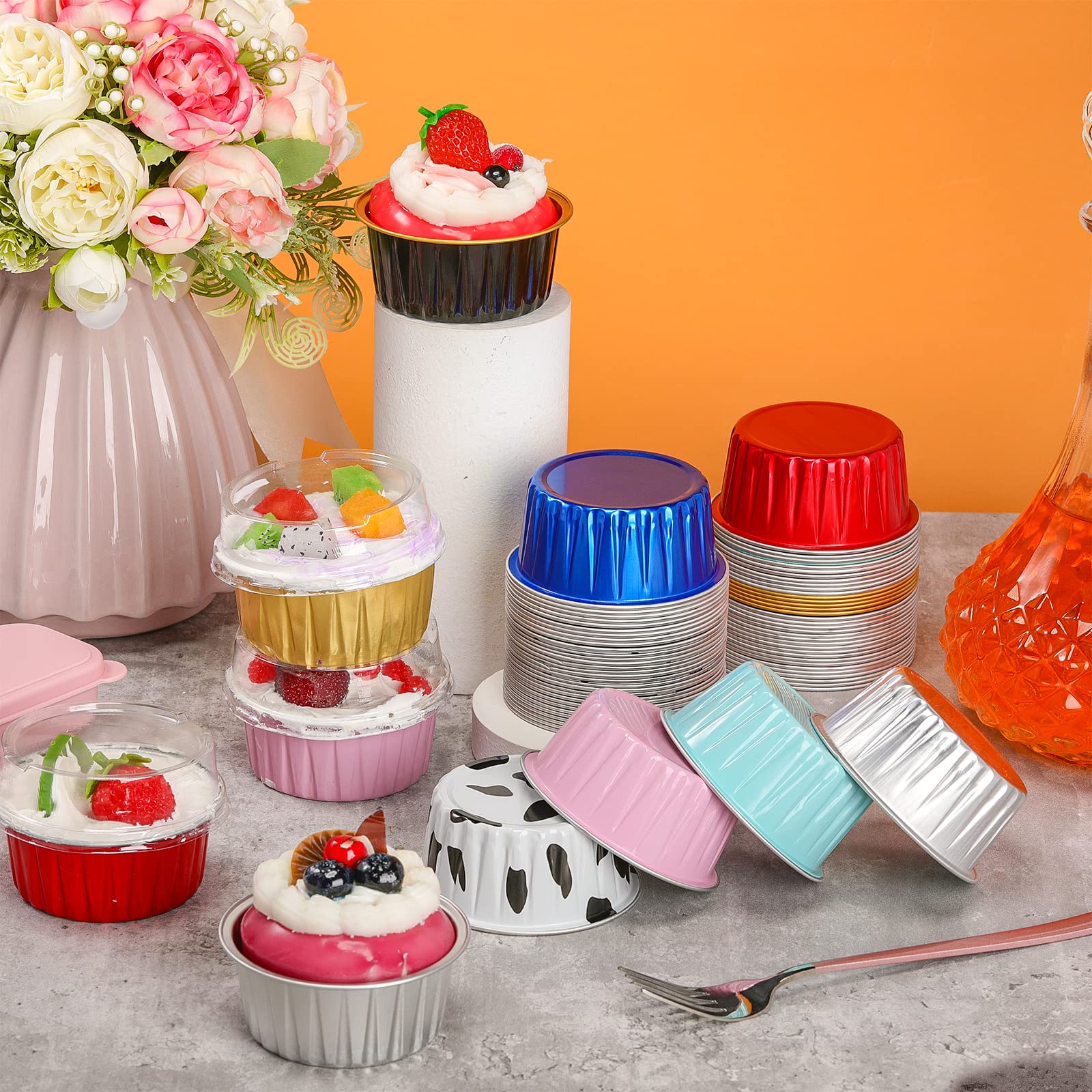 Eaasty light-green cups with lids suit picnic desserts and easy storage.