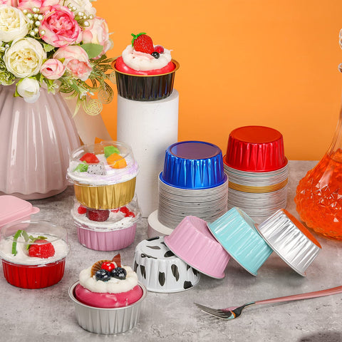 Eaasty light-green cups with lids suit picnic desserts and easy storage.