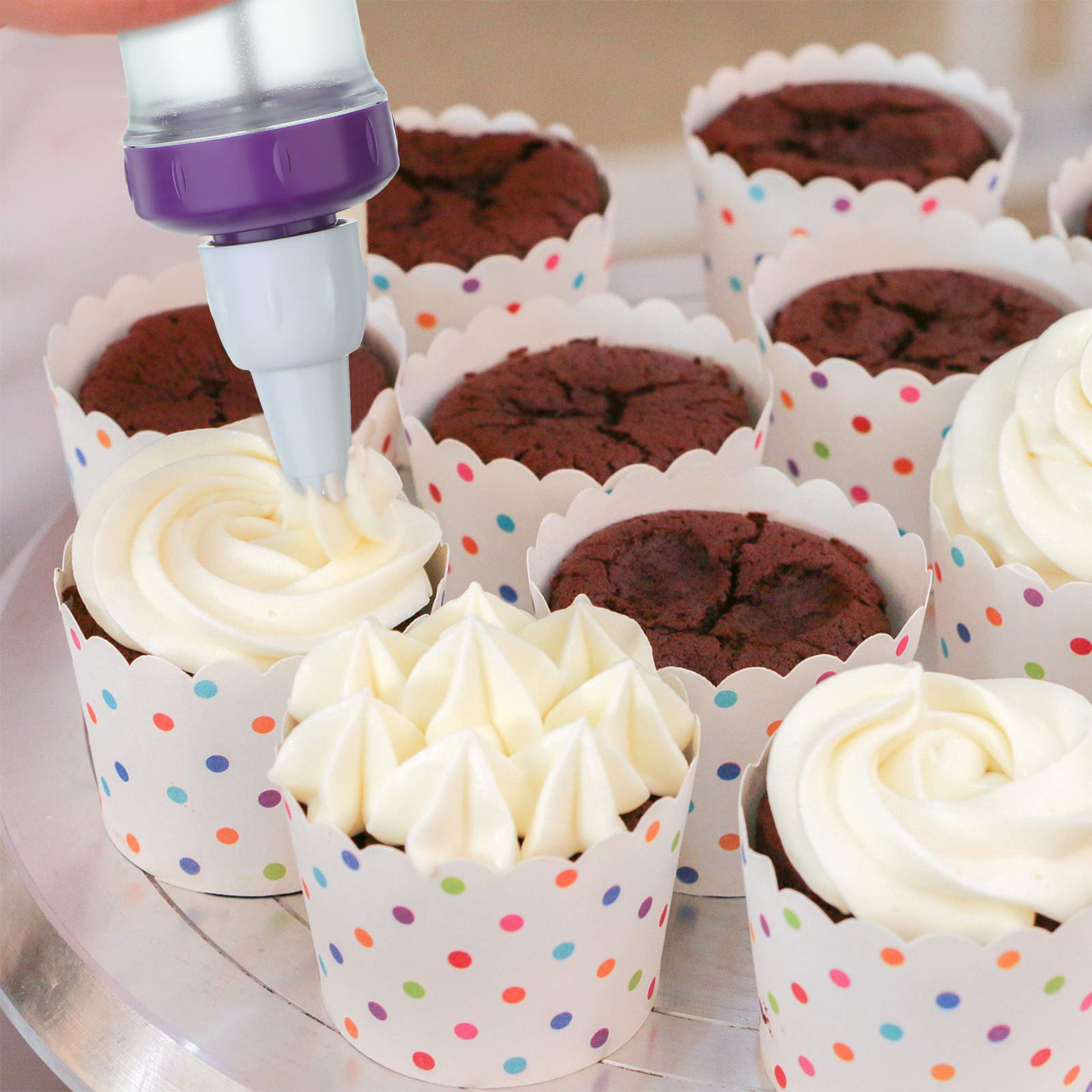 Eaasty versatile baking toolset unlocks creative decorating ideas