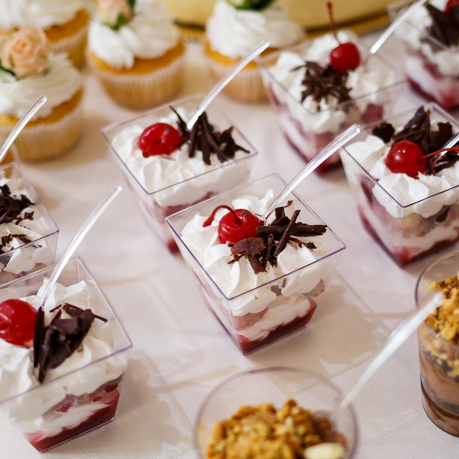 EASERCY take-away lids keep desserts fresh during storage