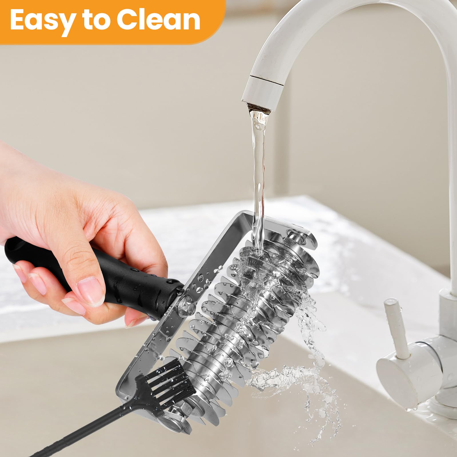 Cleaning brush included for quick rinsing after use with Ecavria roller.