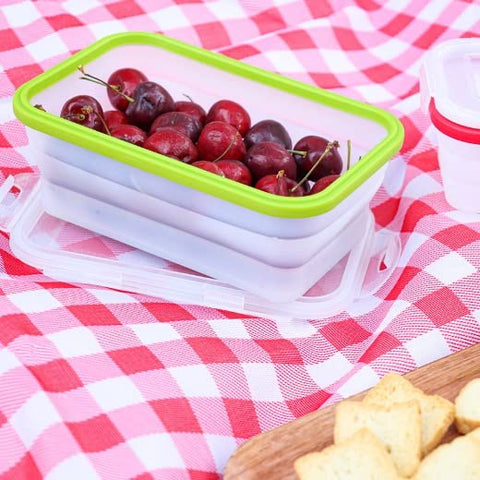 ECOBERI collapsible containers with open lids show airtight sealing.