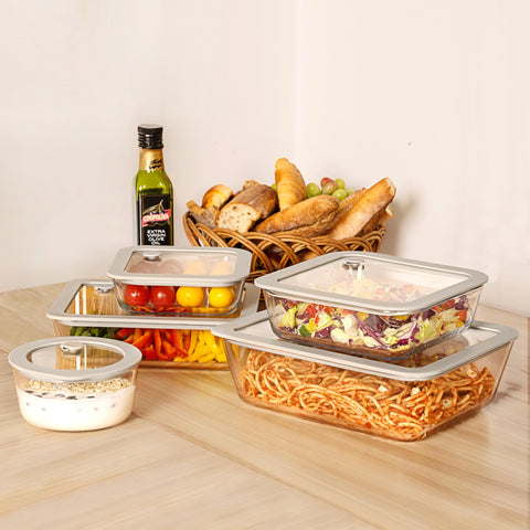 EcoEvo dishwasher-safe glass containers simplify cleaning.