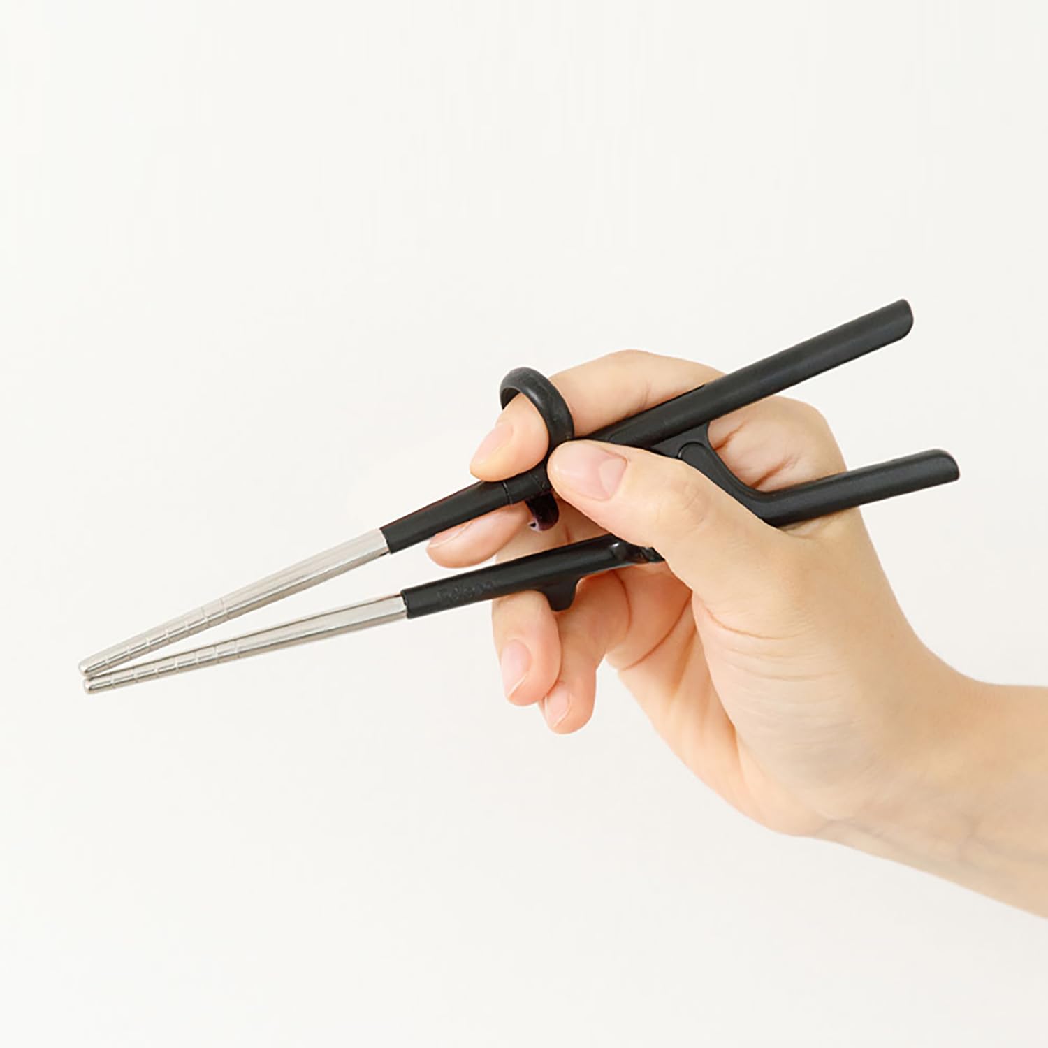 Edison Friends stainless close-up highlighting durable finish and smooth handling for daily use.