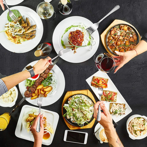 E-far elegant table setting complements home, restaurant, and hotel dining