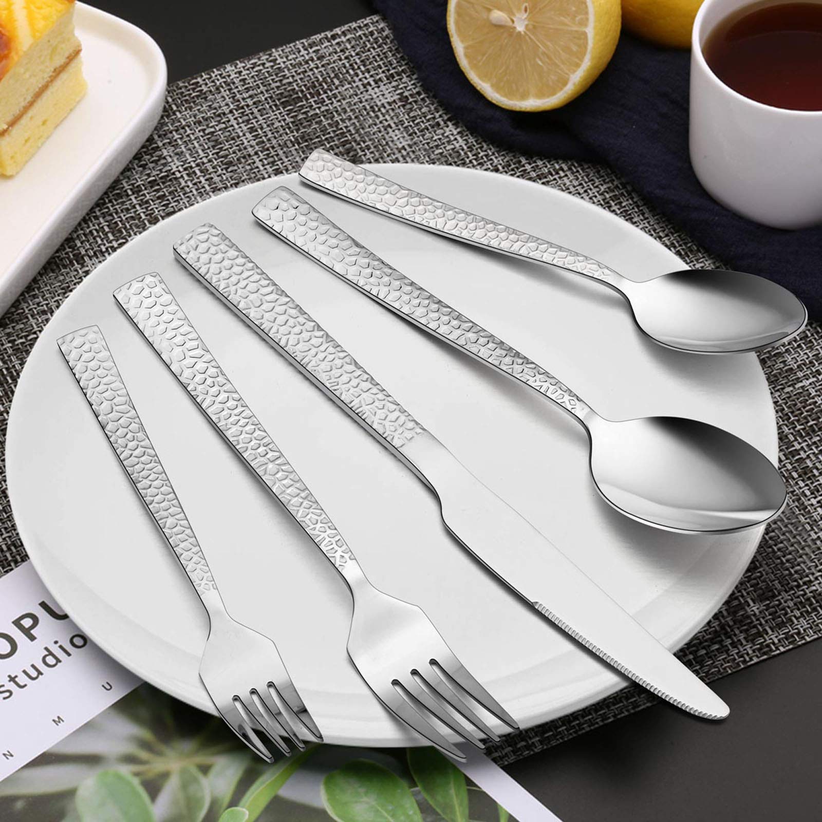 E-far ergonomic flatware design with smooth edges.