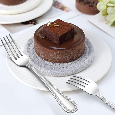 E-far ergonomic handle design offers comfortable grip during meals