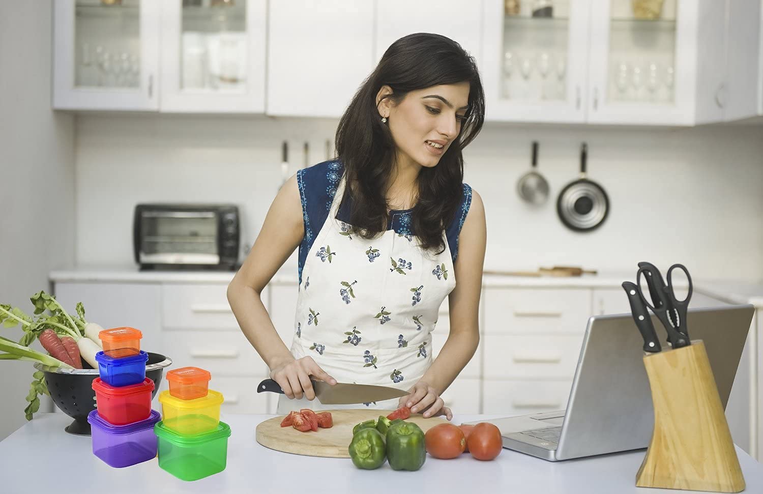 Efficient Nutrition BPA-free plastic ensures safe, reusable meal storage.