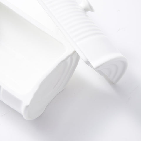 Eiqijci can accommodate standard 14–16 oz cans with minimal overflow.