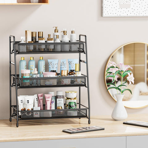 EKNITEY spice rack neatly holds bottles, freeing kitchen counter space.