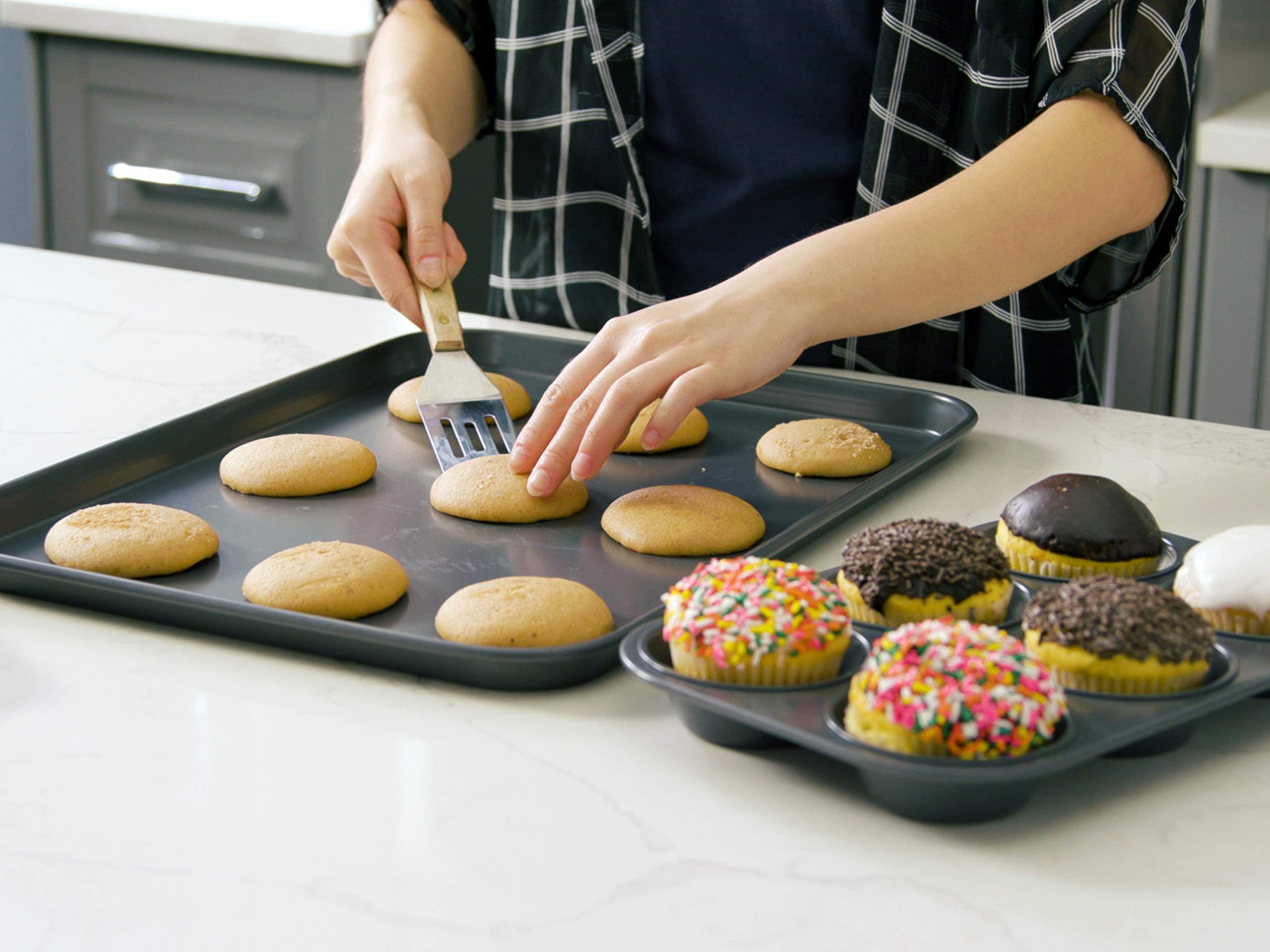 Elbee large oven tray for sheet baking and roasting.