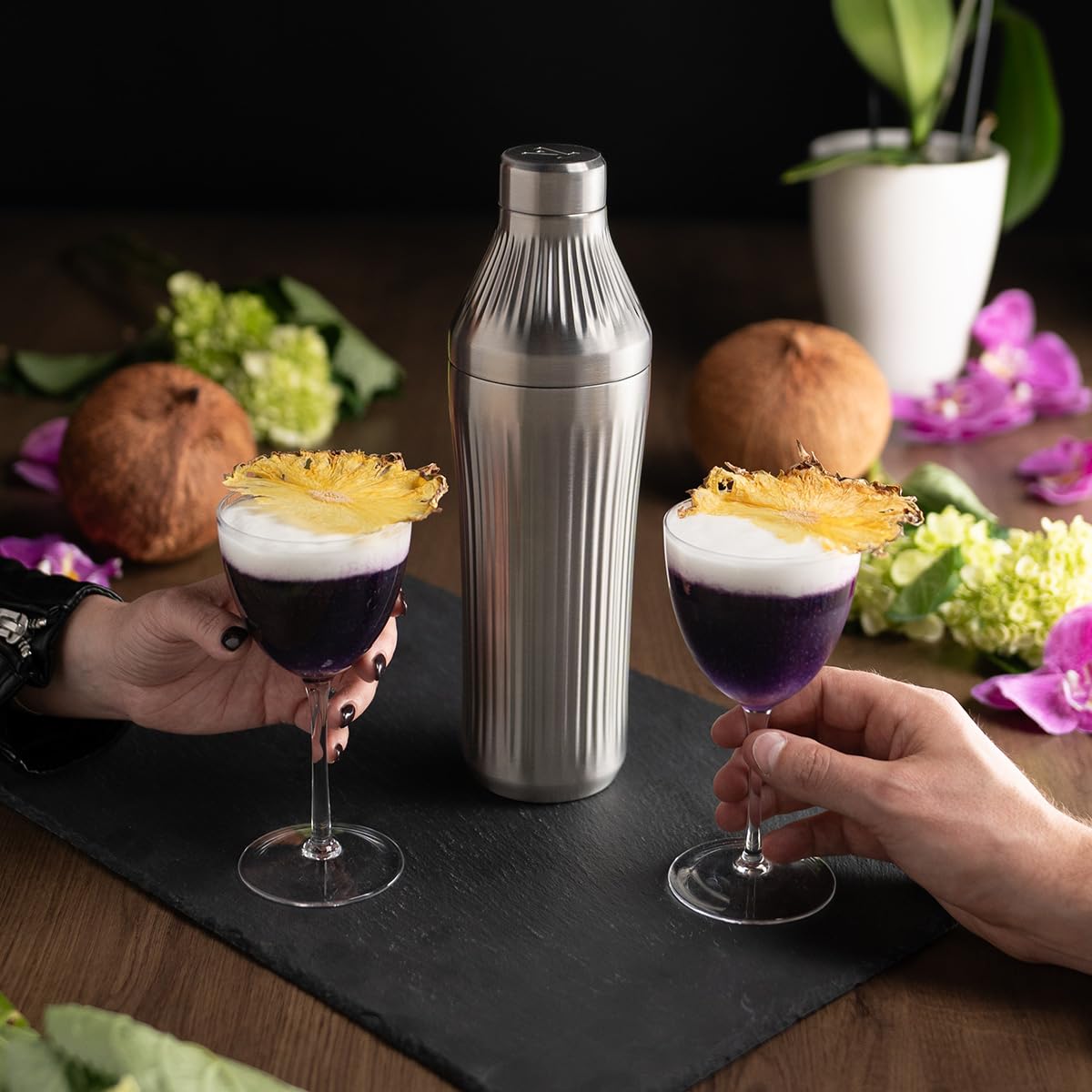 Diamond Edition shaker 28 oz capacity suitable for single or paired drinks