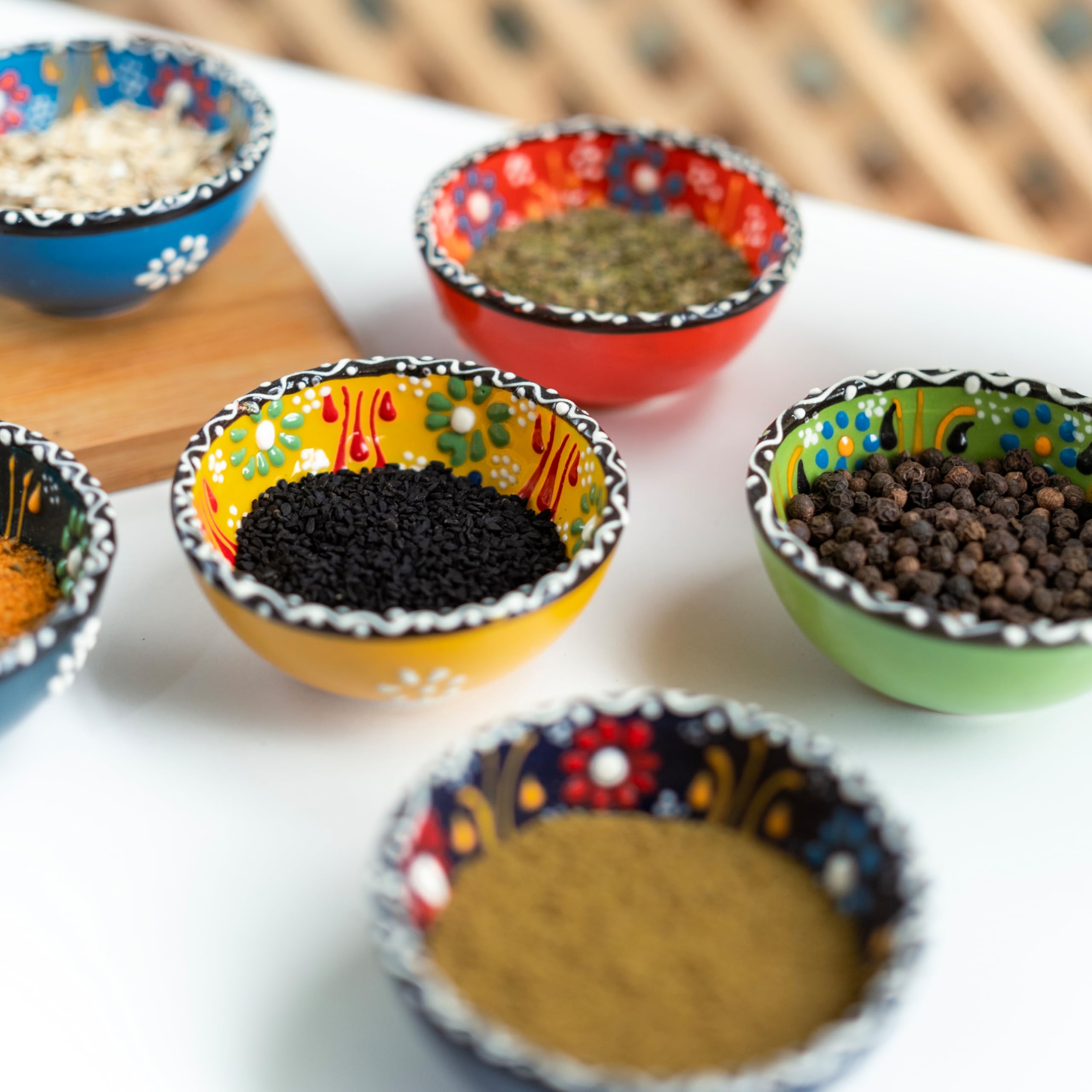 Elyese dishwasher-safe bowls simplify cleanup after meals