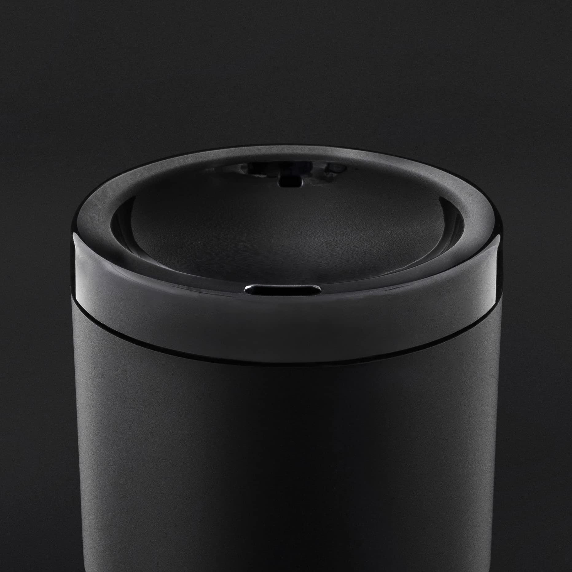 Ember Sipping Lid easy-clean design supports hand washing.