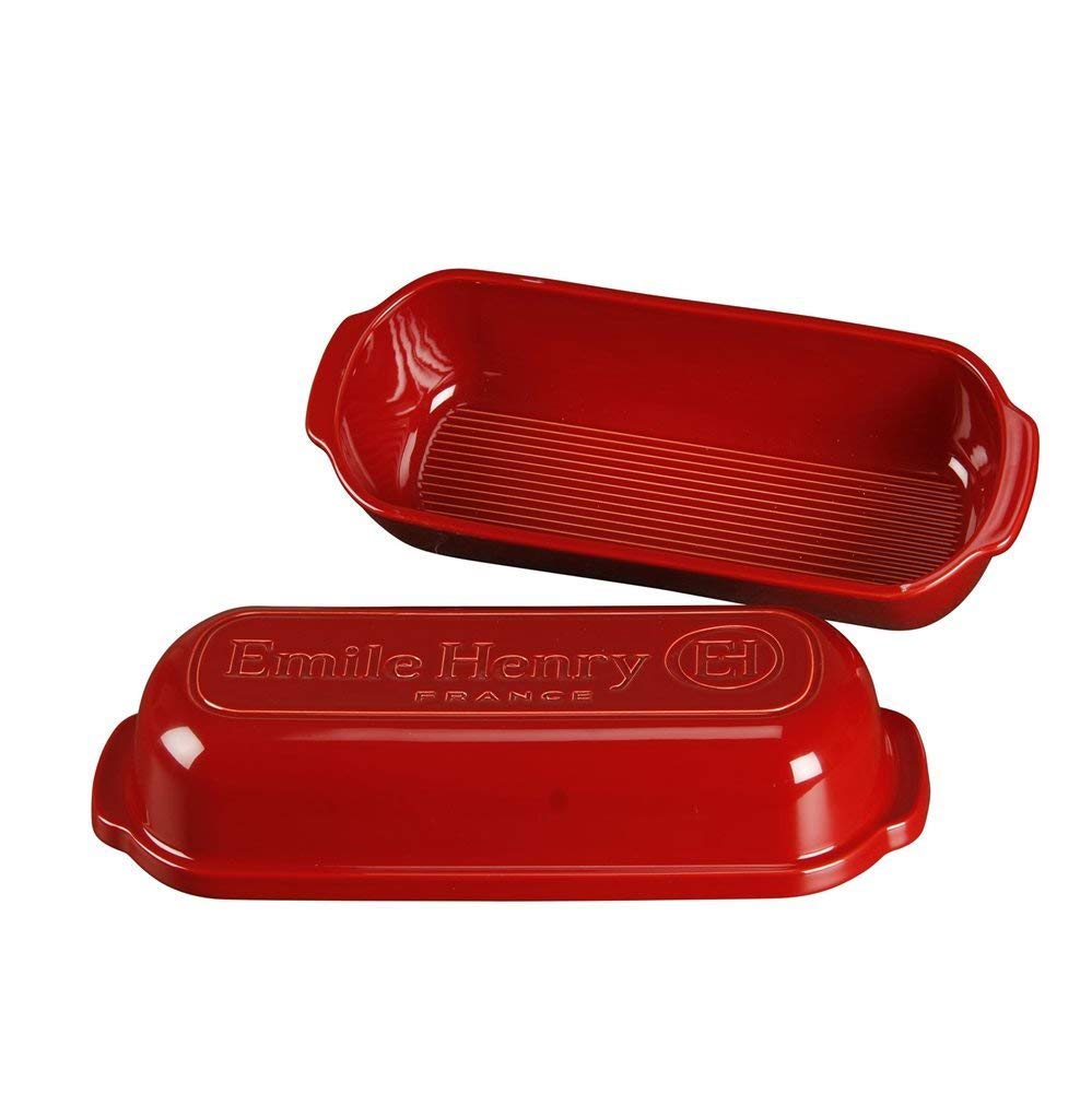 Emile Henry loaf baker shows crust-boosting ridges for release and even baking.