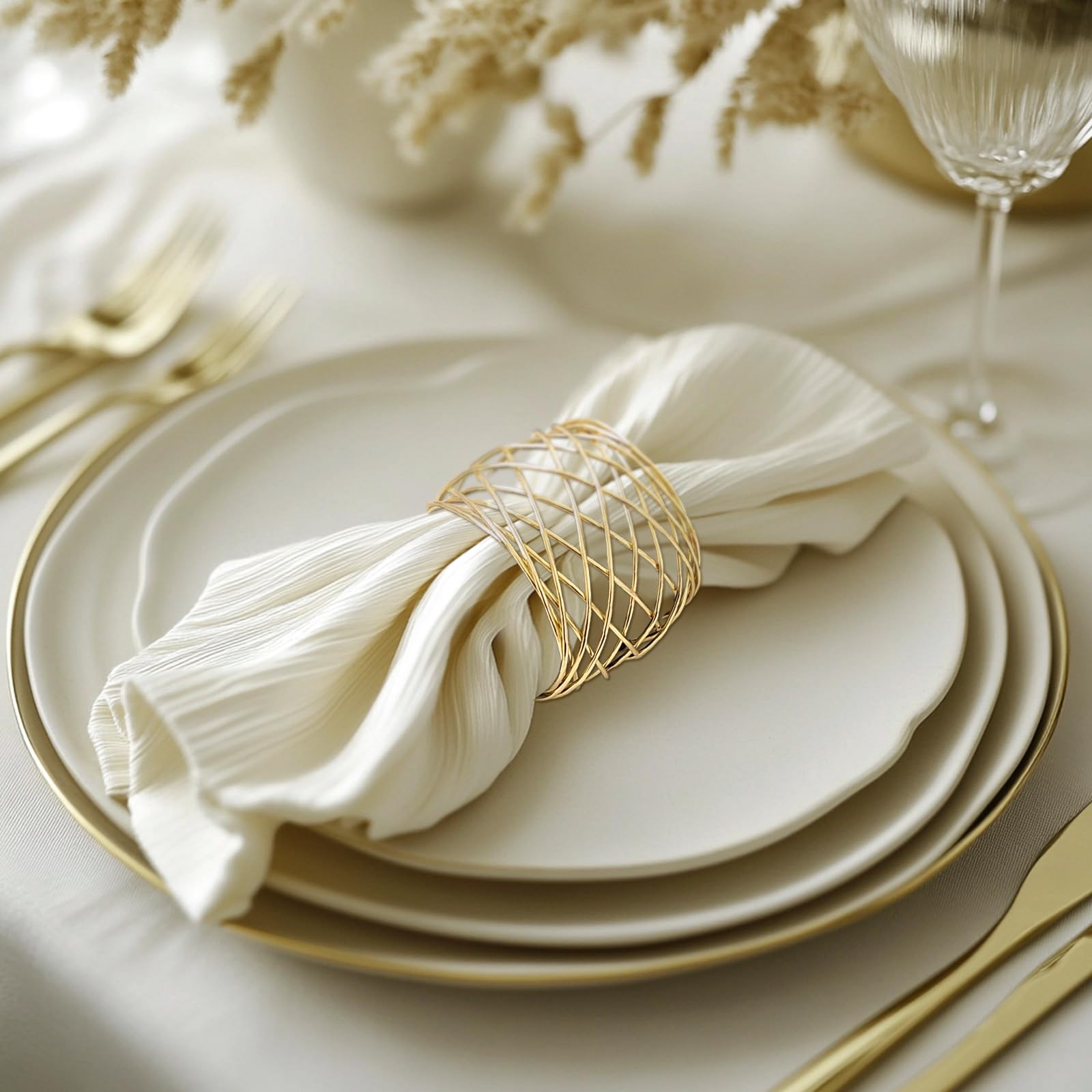 EMORBALS gold napkin rings elevate Thanksgiving and Christmas tables with a luxe touch.