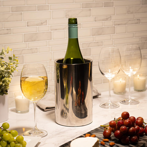 Enoluxe no-ice-needed chiller keeps beverages ready to serve