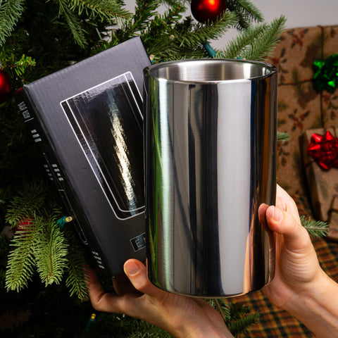 Enoluxe wine chiller remains sweat-free on the table