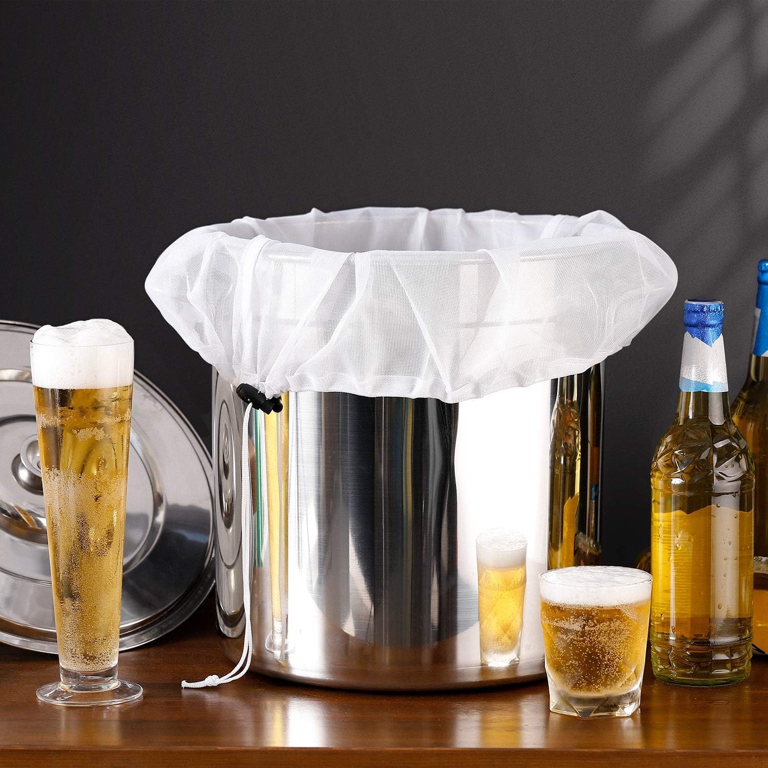 Eraturalky quick-drying fabric simplifies post-brew cleanup.