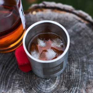 Escape Climbing Crimp Mug uses durable stainless steel for daily adventures.