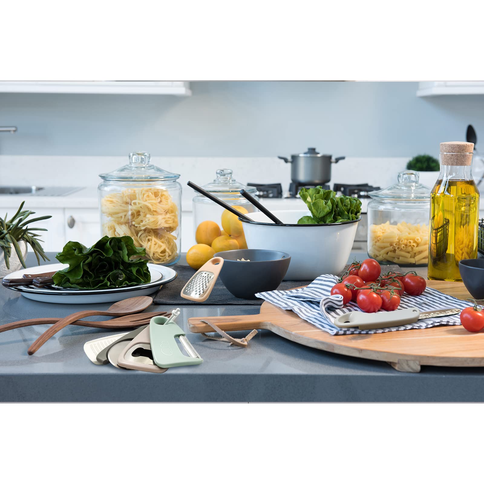 Esie Houzie garlic-ginger grinder for quick prep in small kitchens