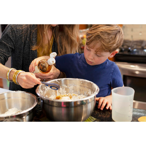Esie Houzie six-piece set supports organized cooking with color-pop design.