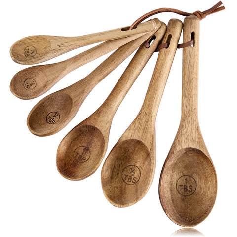 Esie Houzie acacia measuring spoons set in warm wood for daily use