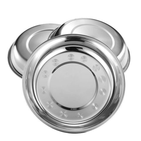 Eslite 18-10 stainless steel plate with mirror finish elevates table setting.