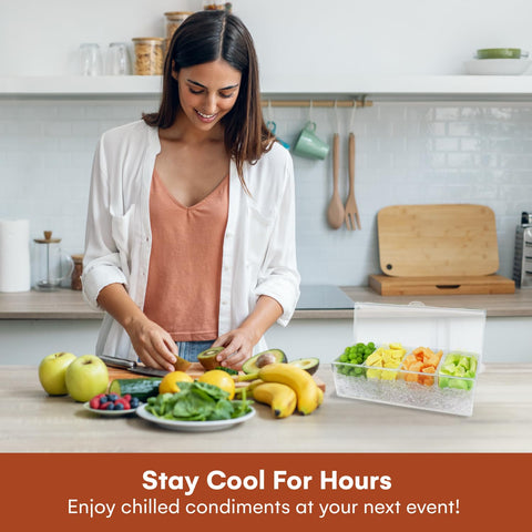Estilo bar buffet setup condiment trays support organized drink and topping stations.