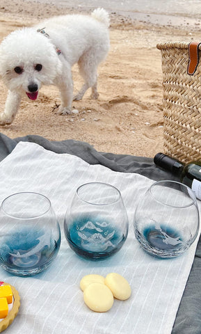 Etchpress 18-ounce glass with four engraved sea turtles, perfect for celebrations.