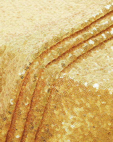 Eternal Beauty tablecloth with white underlay enhances shine in bright venues.