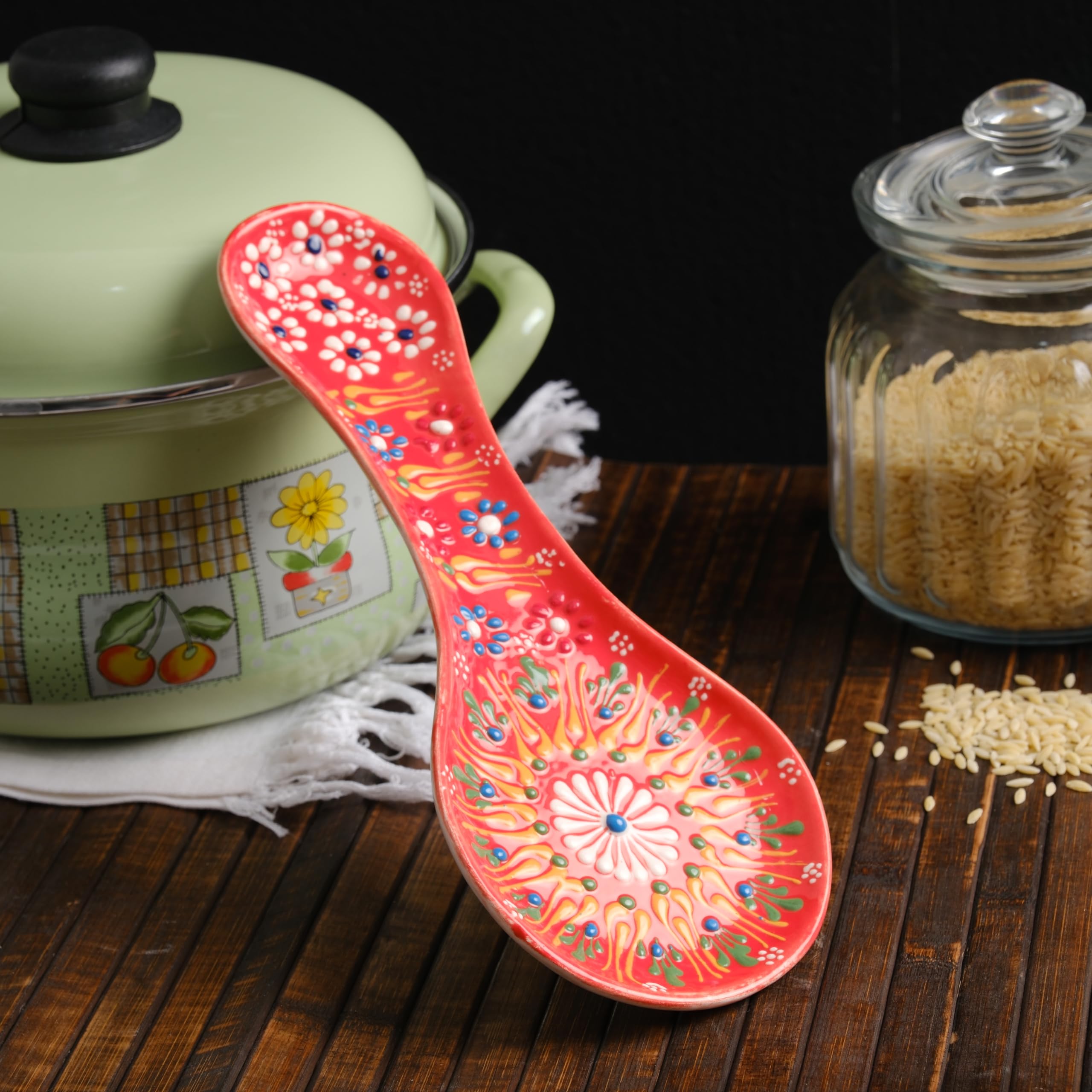 Evanilife spoon rest in luxury gift box showcases thoughtful housewarming present.