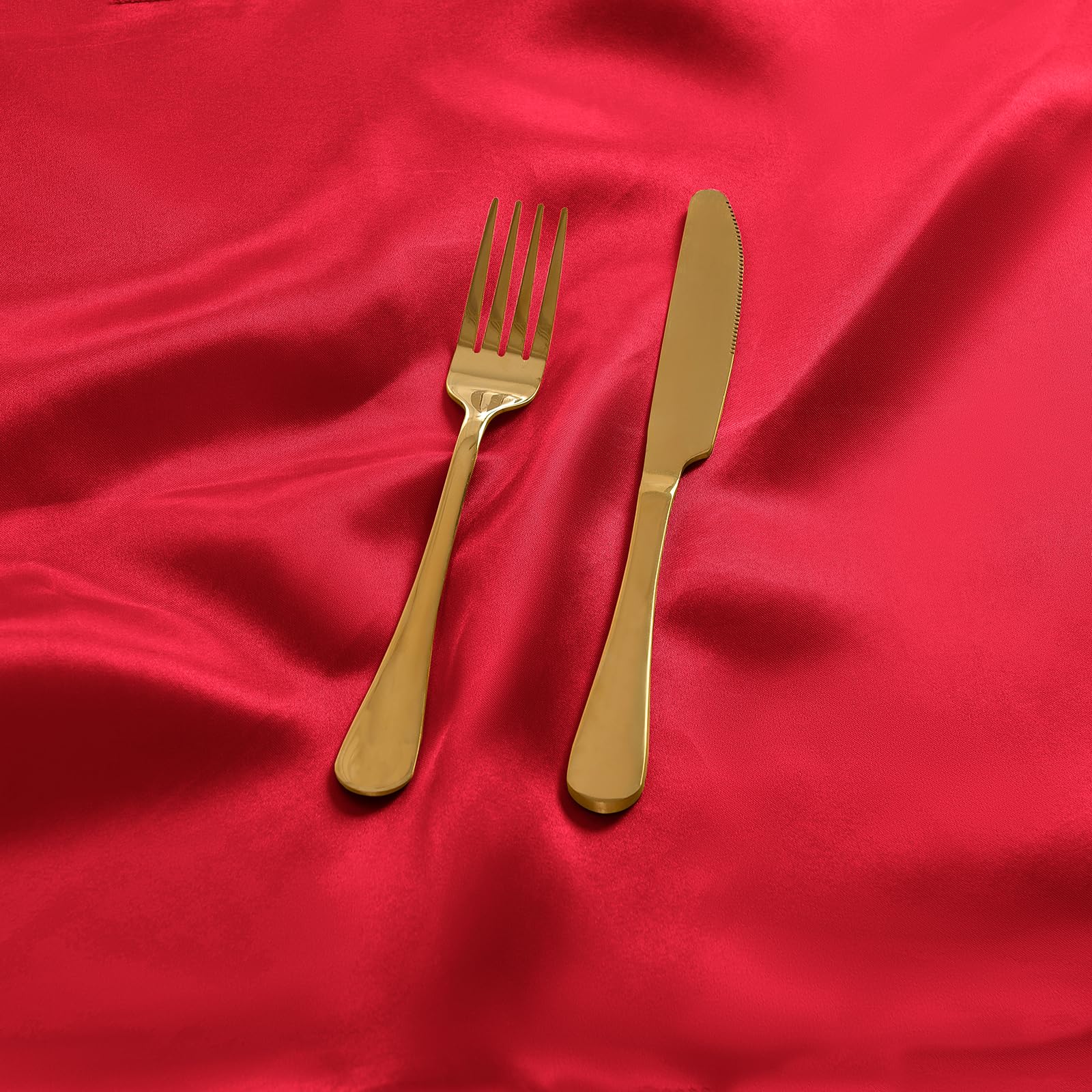 Machine-washable Eychei satin napkins for busy dining environments