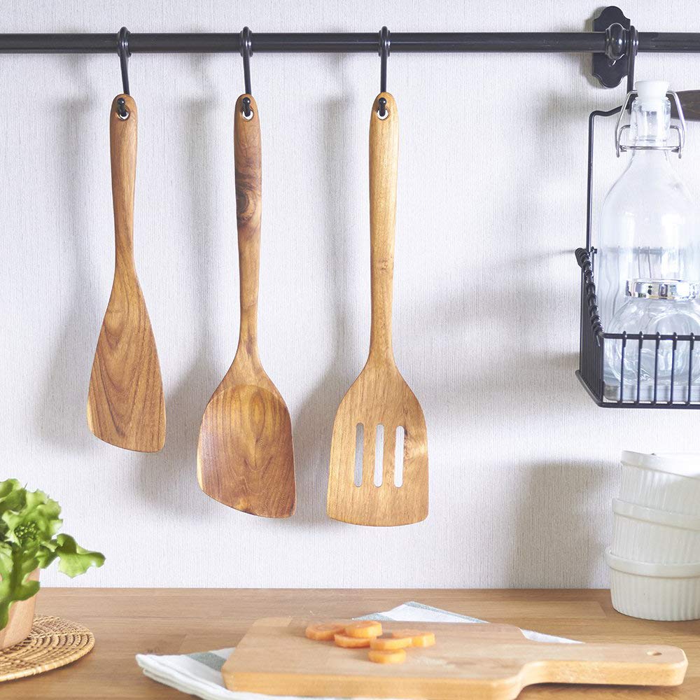FAAY handcrafted by Thai artisans spatula showing natural grain and coconut oil finish.