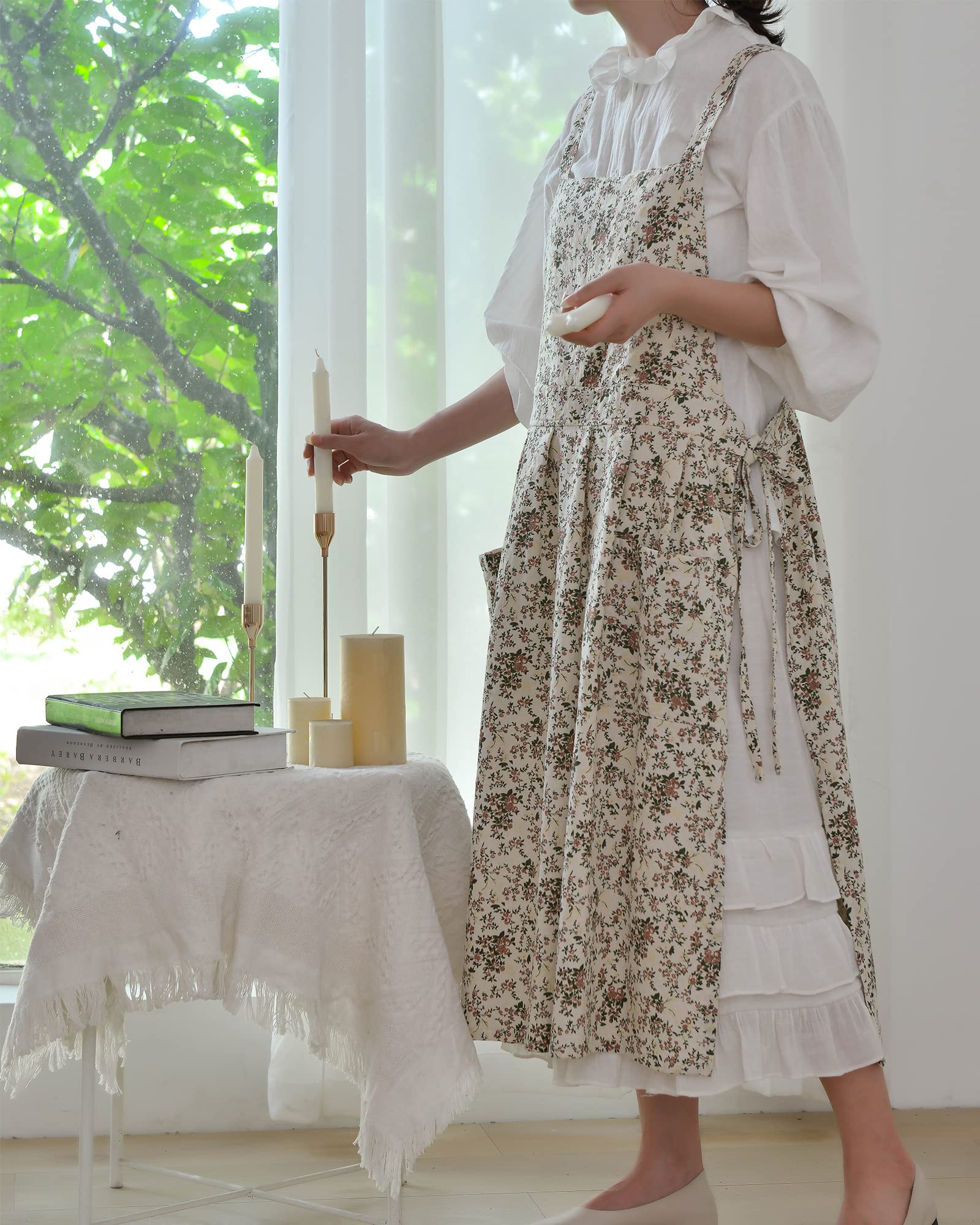 FADUOFA one-size-fits-most apron, 37.8 inches in length.