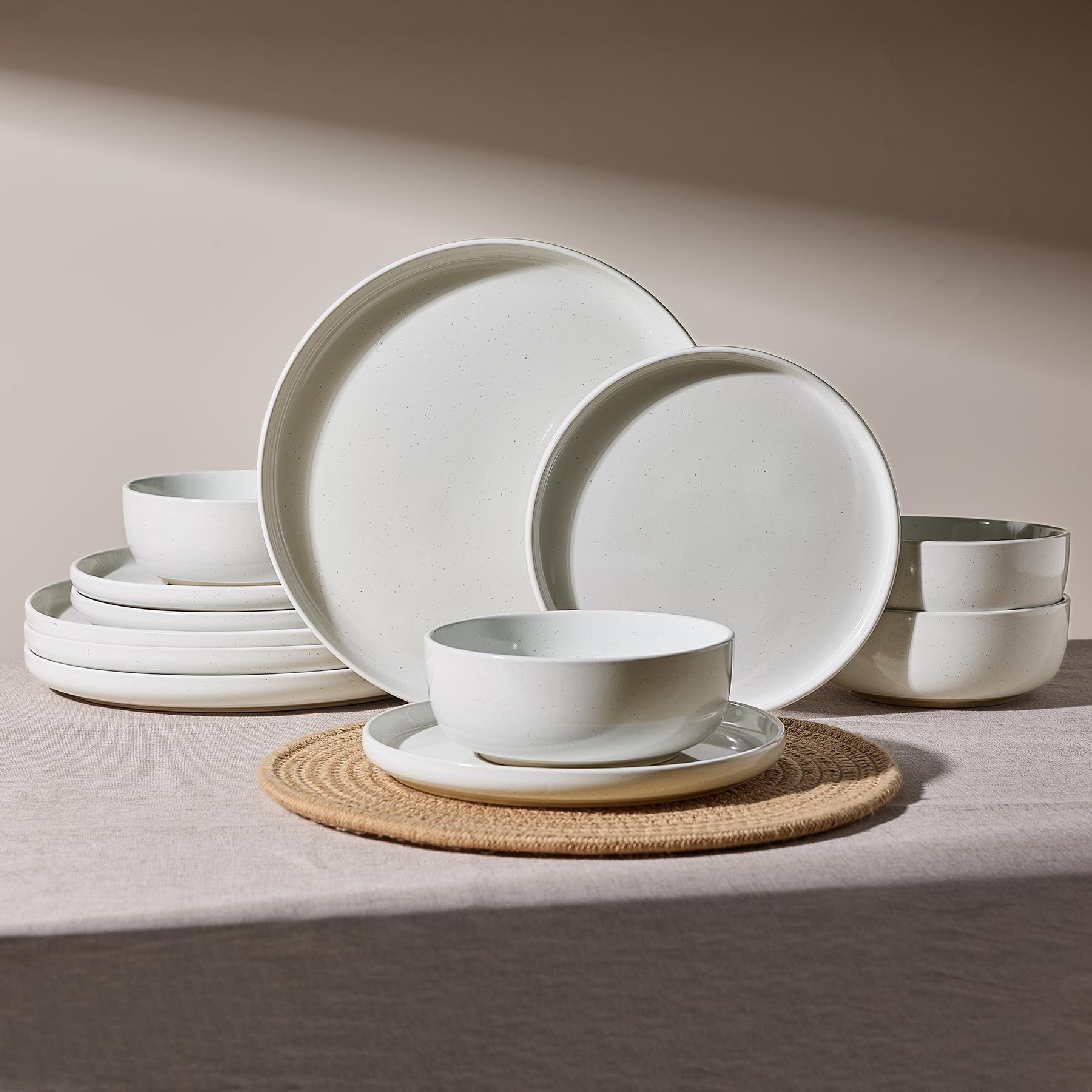 Famiware Milkyway dinner plate with a clean white finish for family meals.