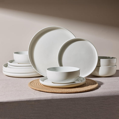 Famiware Milkyway dinner plate with a clean white finish for family meals.