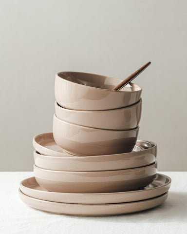 Famiware Milkyway stackable dishes showing space-saving storage