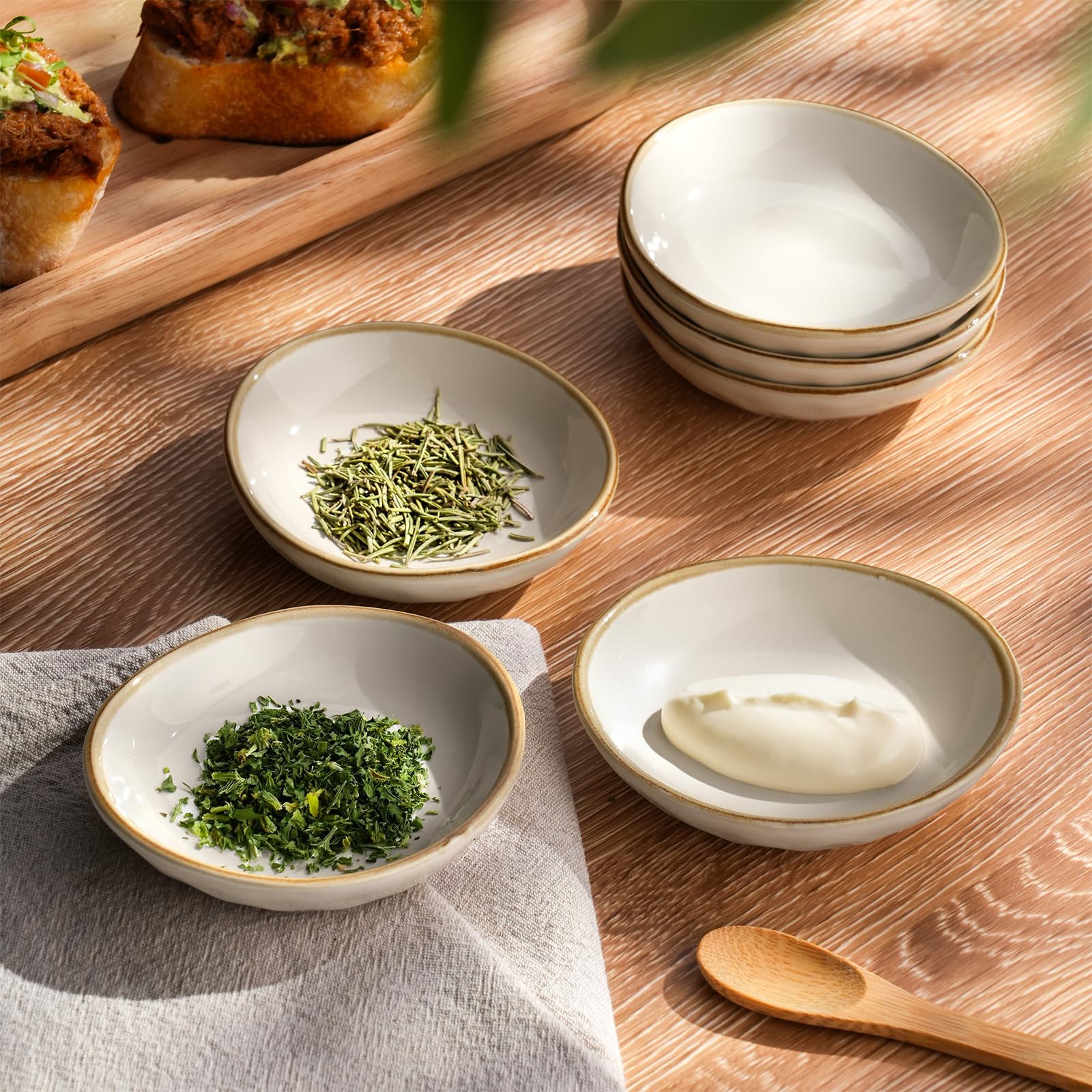 Famiware Ocean condiment bowls close-up highlighting glossy glaze