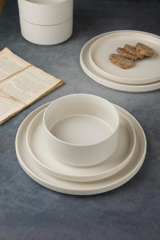 Famiware Star vertical ribbed edges add tactile style and stability