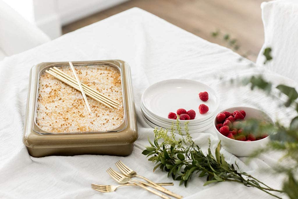Fancy Panz serving spoon included simplifies serving at gatherings.
