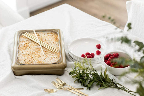 Fancy Panz serving spoon included simplifies serving at gatherings.