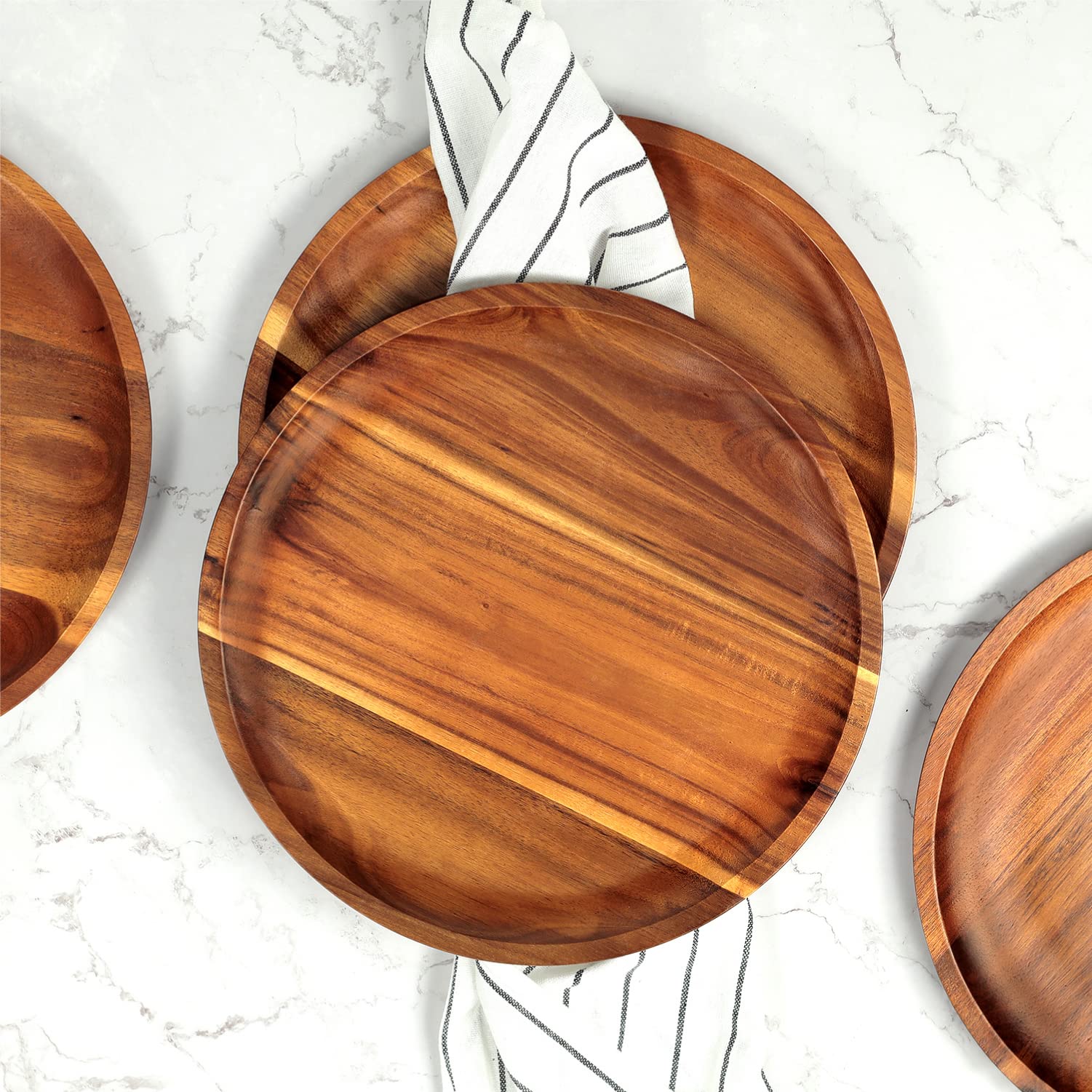 FANICHI dinner plates on table for celebrations and gatherings